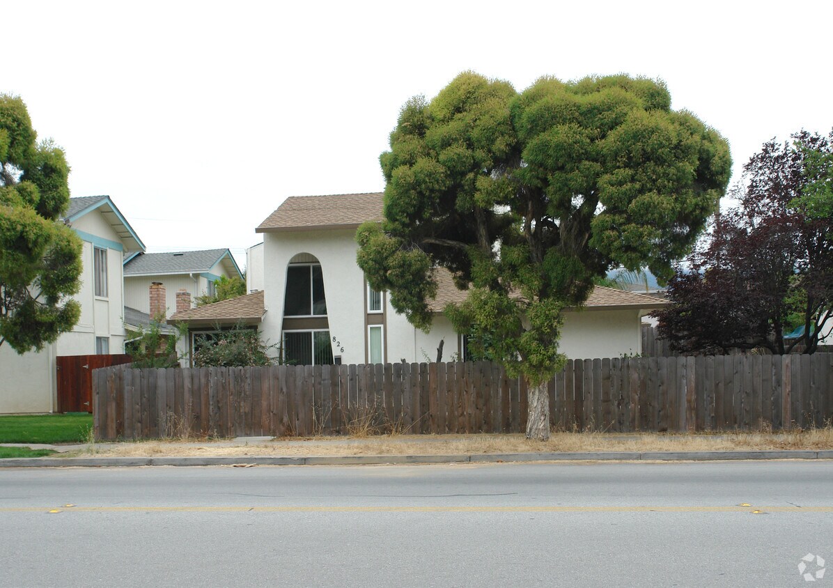 Building Photo - 826-828 Pollard Rd