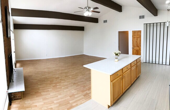 Foto del edificio - 5149 Touhy Ave