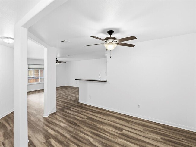 Building Photo - 229 J E Brown Ln