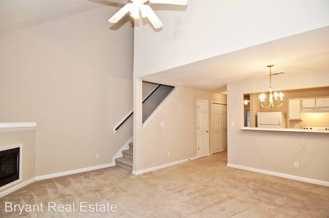 Building Photo - 3 br, 2 bath House - 4804-39 South College...