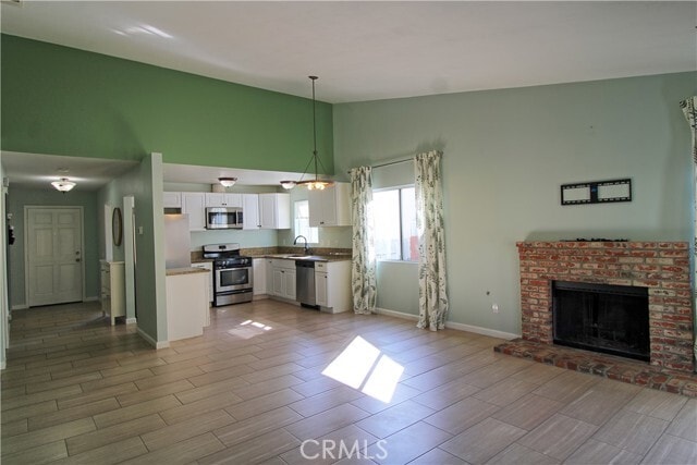Foto del edificio - 26222 Newport Ave
