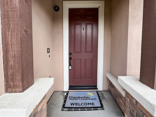 Foto del edificio - 5bd/3ba, 3969 sq ft Home in Gated Community in Vista!