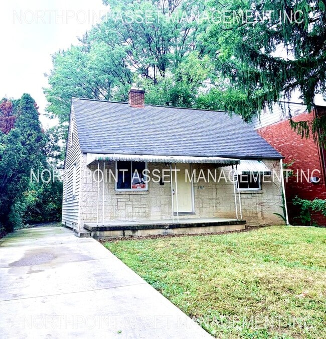 Building Photo - 2227 Homestead Dr