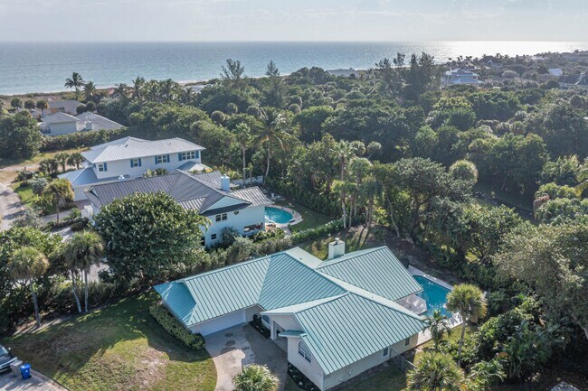 Foto del edificio - 2225 Silver Sands Ct