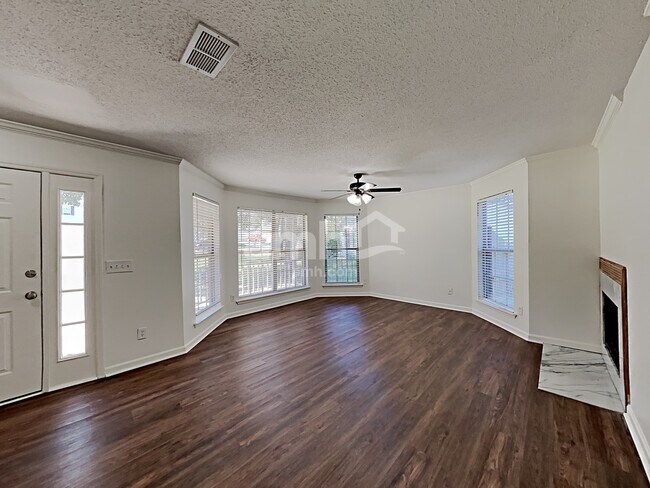 Building Photo - 4010 Amber Way