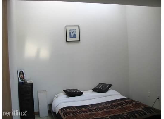 Foto principal - 206 S Ashley St