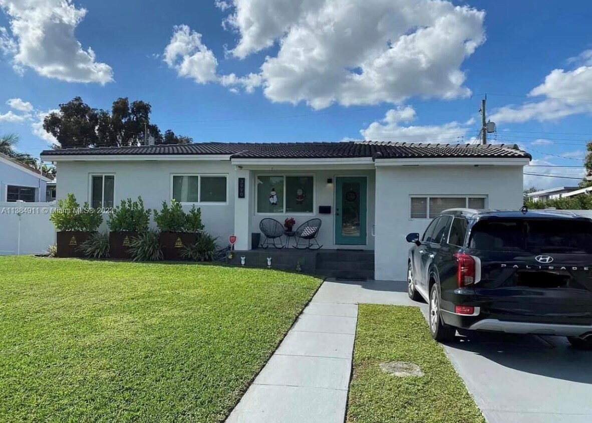 3990 NW 64th Ave, Virginia Gardens, FL 33166 House Rental in Virginia