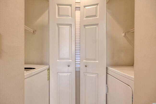 Foto del edificio - 639 Waterway Village Blvd