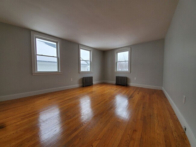 Foto del edificio - 444 Lafayette Rd