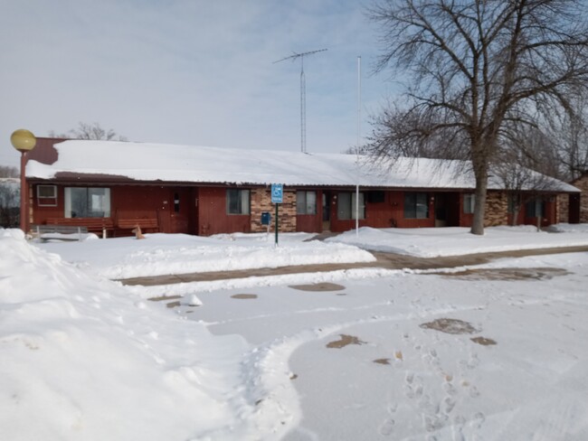 Building Photo - 108 S Cady St