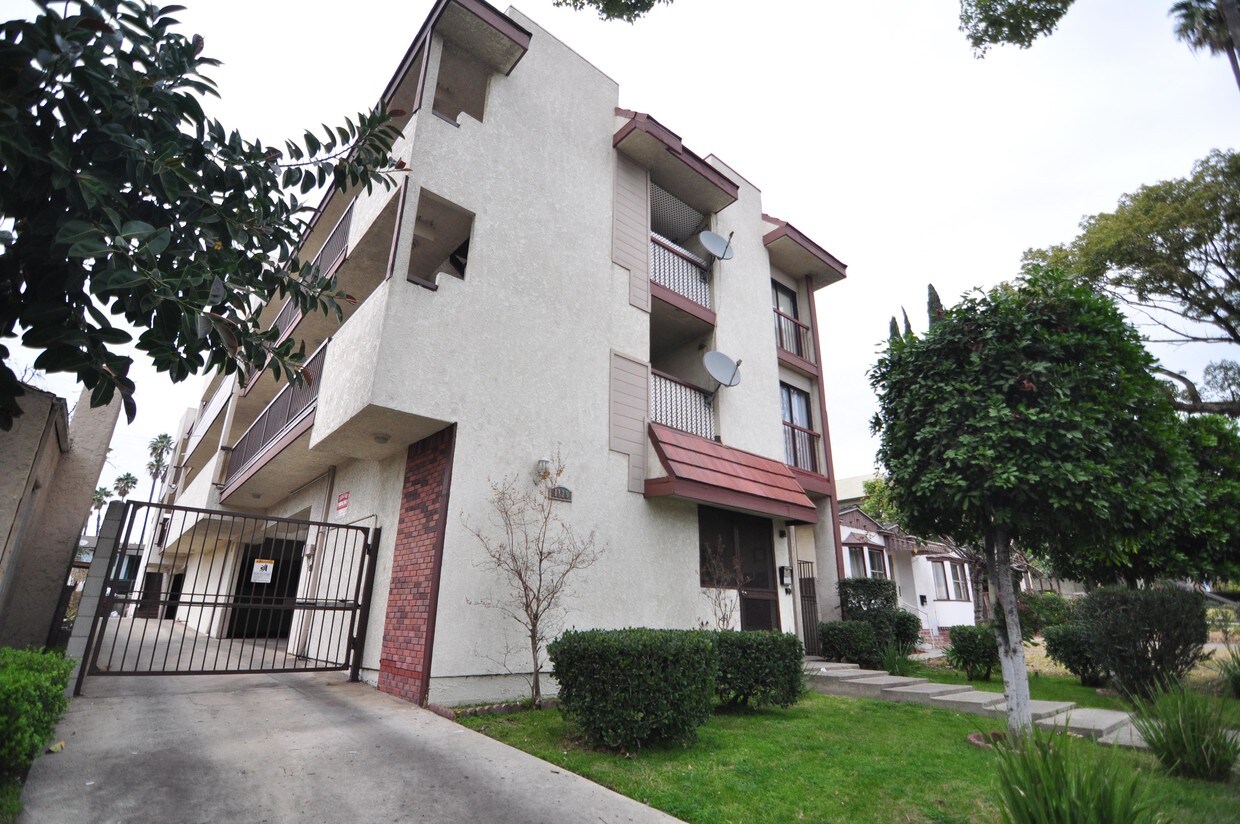 Primary Photo - 1119 Winchester Ave