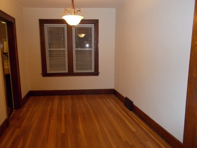 Building Photo - 1109 S Lafayette Ave