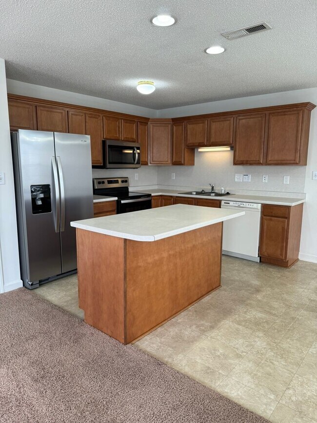 Building Photo - 115 Clusters Cir