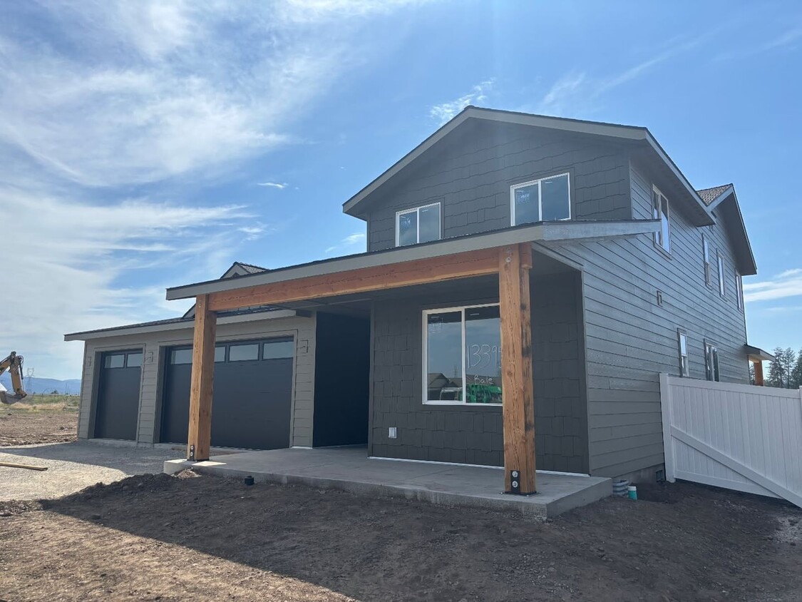 Foto del edificio - Beautiful Home New Construction in Rathdrum