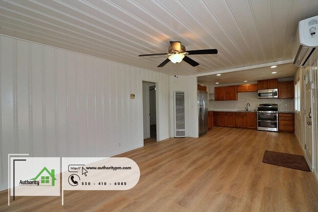Building Photo - 5521 Balls ferry, Taco shop across the str...