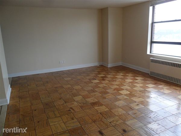 Building Photo - 3333 Broadway