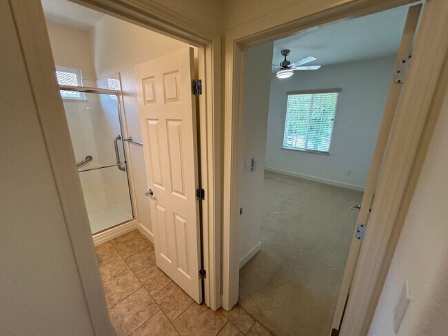 Building Photo - Spacious 5-Bedroom Home with SOLAR