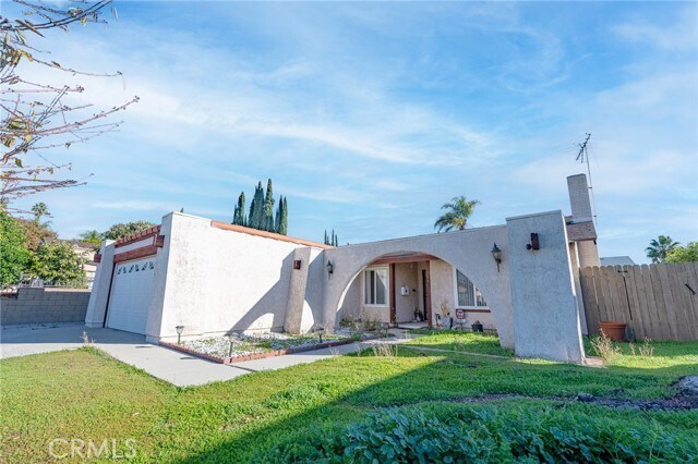 Foto principal - 324 S Palo Cedro Dr