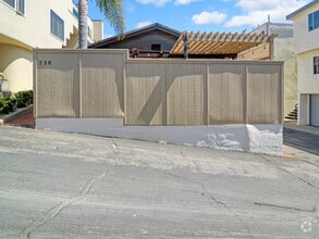 Building Photo - 218 35th Pl