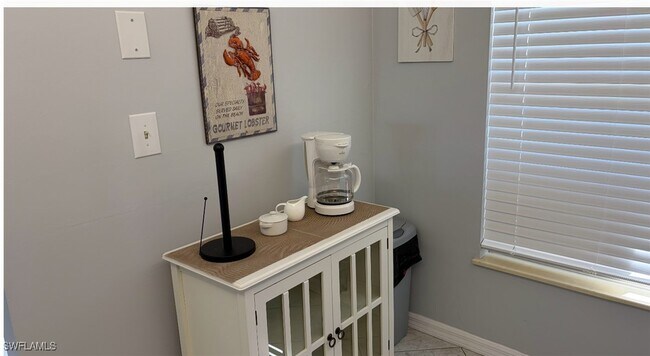 Building Photo - 1315 Mainsail Dr