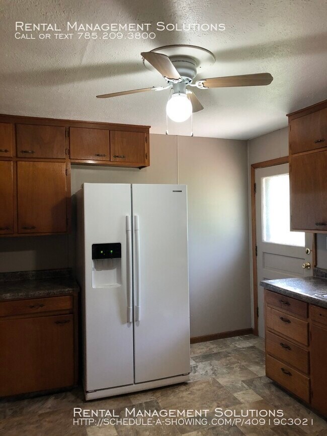 Foto del edificio - Near Stull, KS- Rural Living
