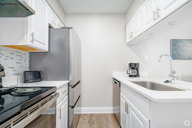 1BR, 1BA - 614SF - Kitchen - Chase Hill Apartments