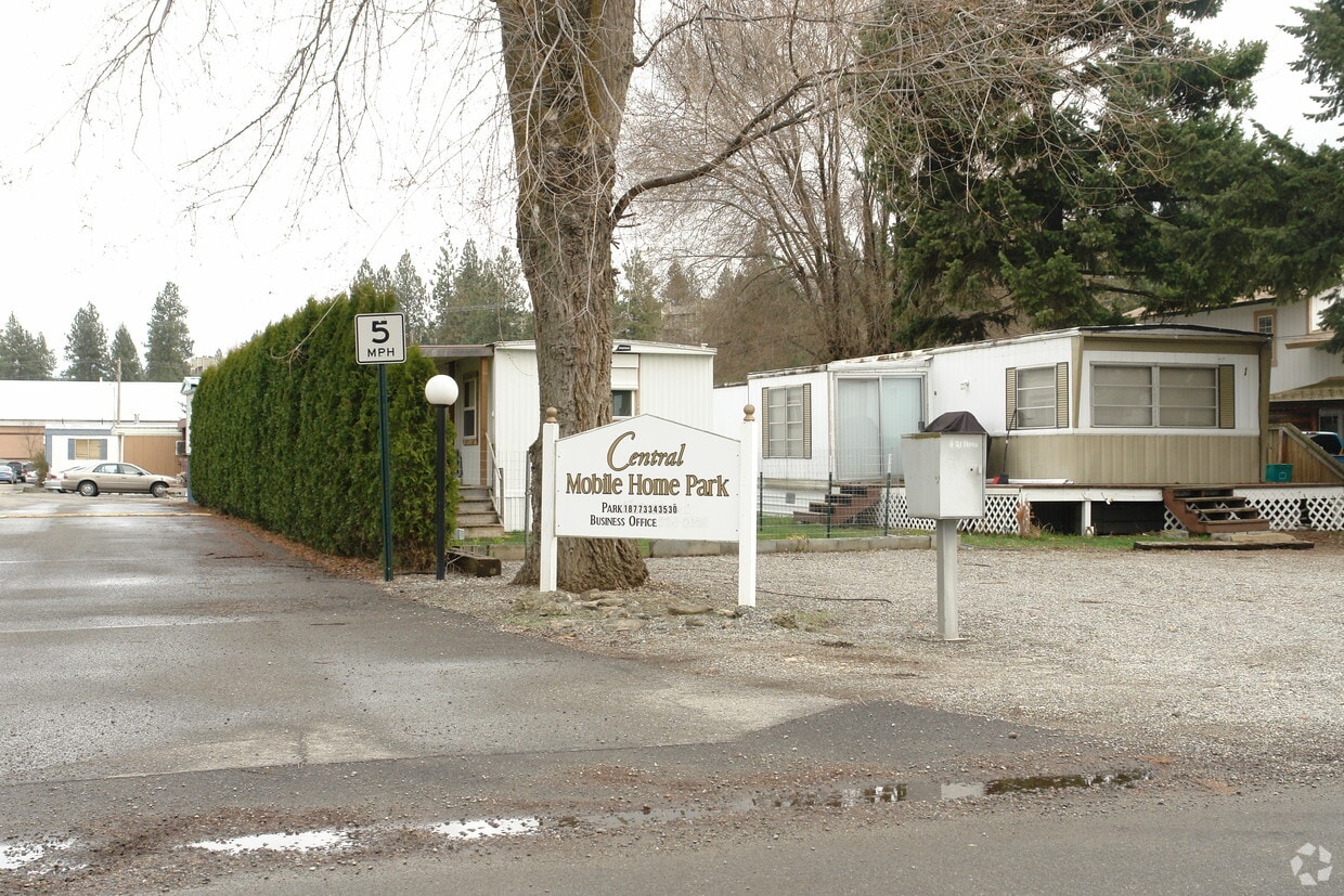 Central Mobile Home Park Apartments in Spokane Valley, WA