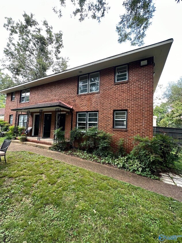 128 Walker Ave NE Unit 8, Huntsville, AL 35801 Room for Rent in