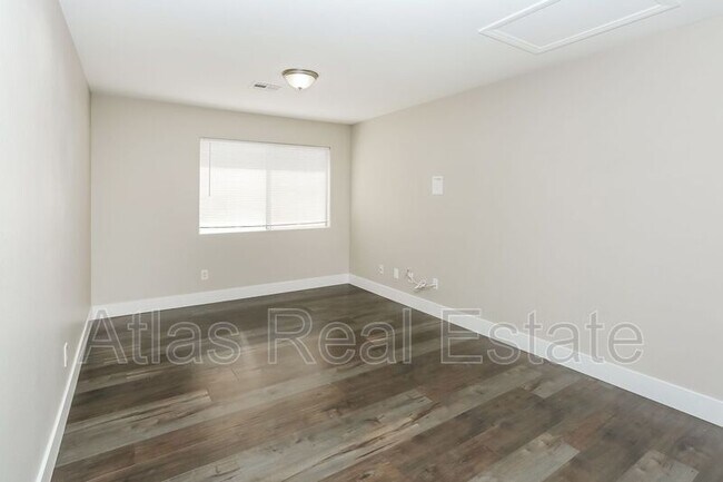 Building Photo - 5113 Cascade Pools Ave