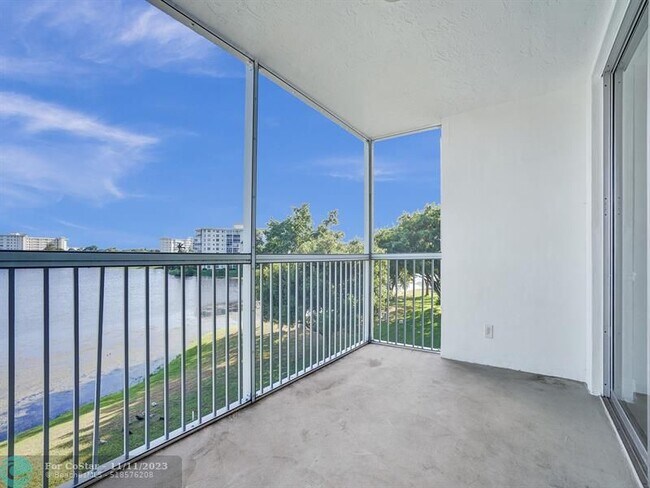Building Photo - 3091 N Course Dr