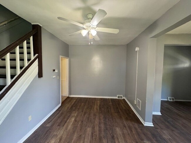 Building Photo - 3br 1bath Twin Home for Rent in Easton PA