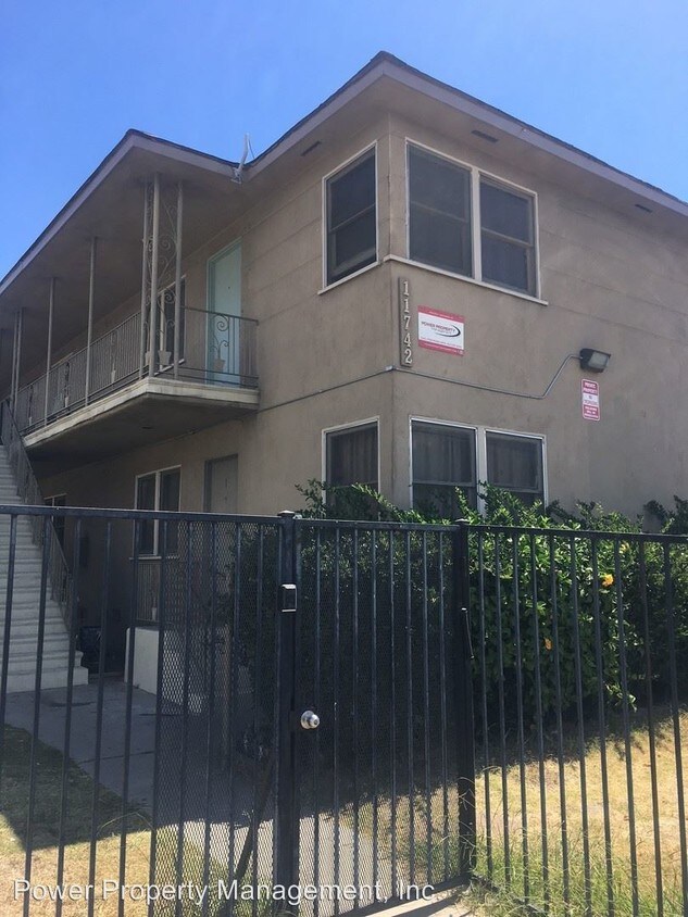 Foto principal - 11742 South Vermont Avenue