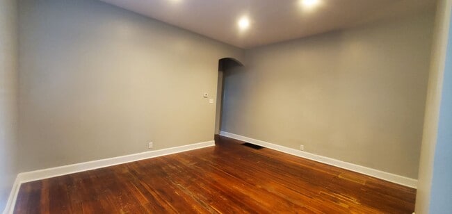 Building Photo - 482 Crestline Ave