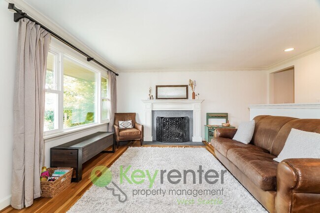 Building Photo - Your West Seattle Retreat – Hot Tub, Firep...