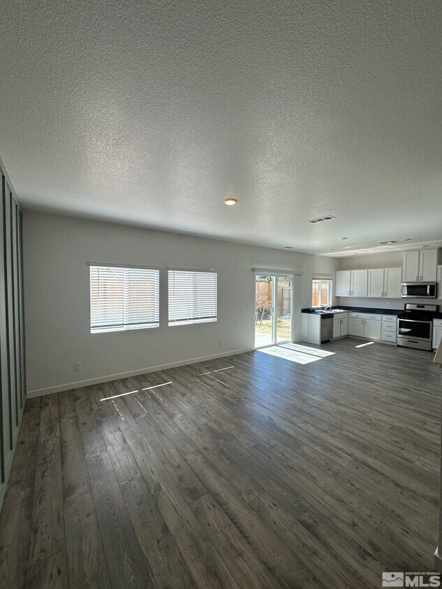 Foto principal - 420 Summer Triangle Dr