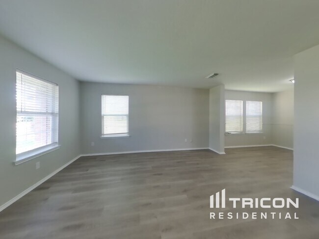 Foto del edificio - 7926 Chatham Springs Ln