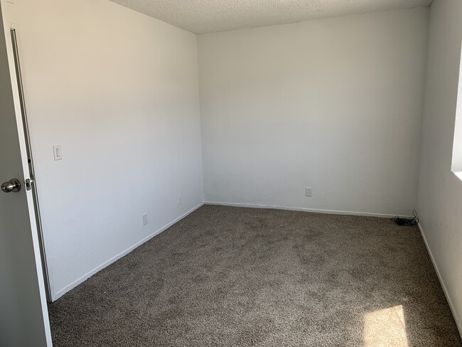 Building Photo - 200 Bruce Way