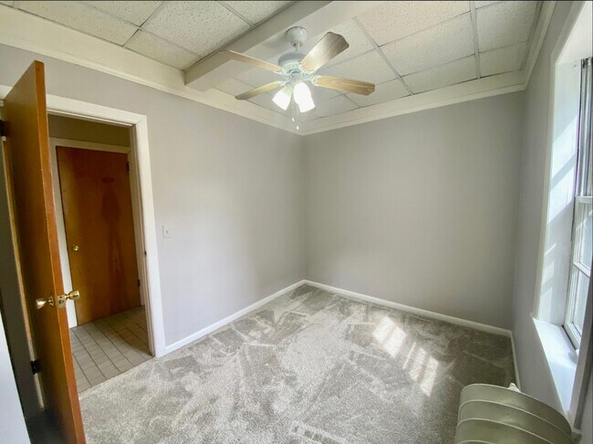 Foto del edificio - 1 bed/1 bath in Heritage Hill ( first floor) **Available in July**