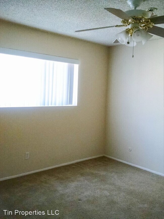 Building Photo - 100 S Altadena Dr