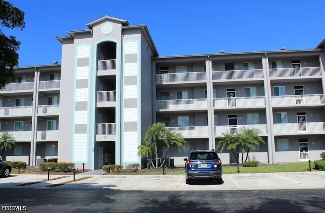 Building Photo - 16625 Lake Cir Dr