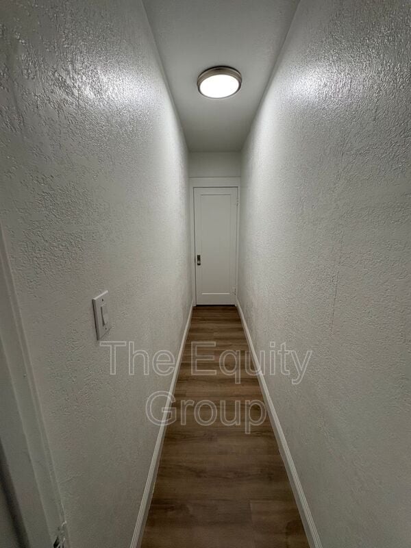 Building Photo - 741 E Apricot Ave