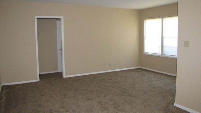 Building Photo - 105 Brighton Way