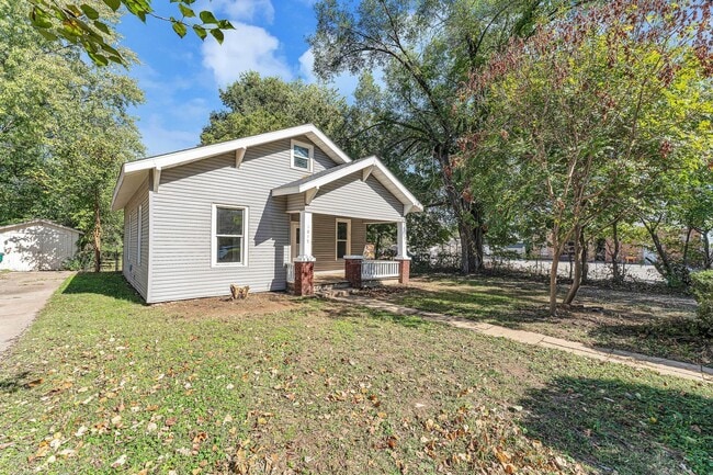 Foto del edificio - 3 Bed | 1 Bath | Loft | FULLY Remodeled | Springfield MO | PETS WELCOME!