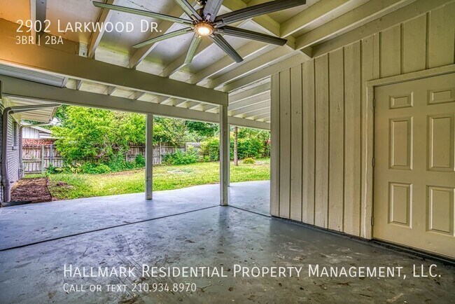 Building Photo - 2902 Larkwood Dr