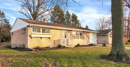 Building Photo - 561 S Findlay St