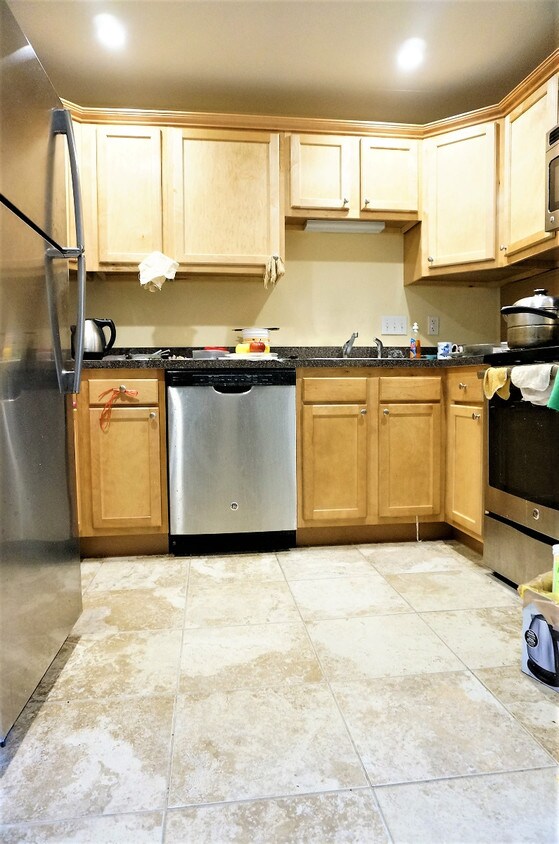 Primary Photo - 404 Langley Rd