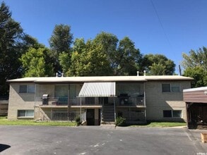 Building Photo - 525 Brookside Pl