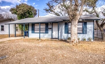 Building Photo - 350 Lake Dr