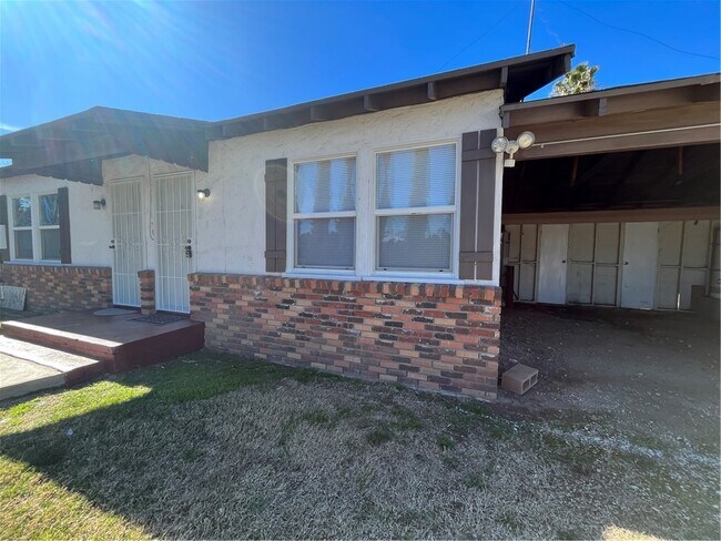 Foto del edificio - 31951 Outer Hwy 10 S