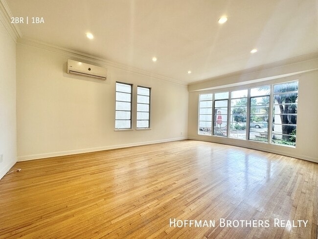 Foto del edificio - 1207 S La Cienega Blvd